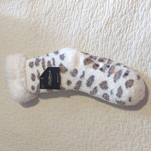 Slipper socks with grippers